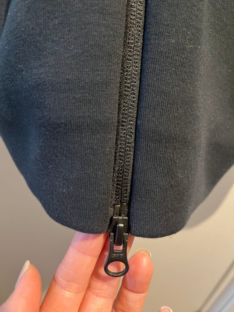 【美品】NIKE テックフリース ジップパーカー スウェット フード　 黒　L